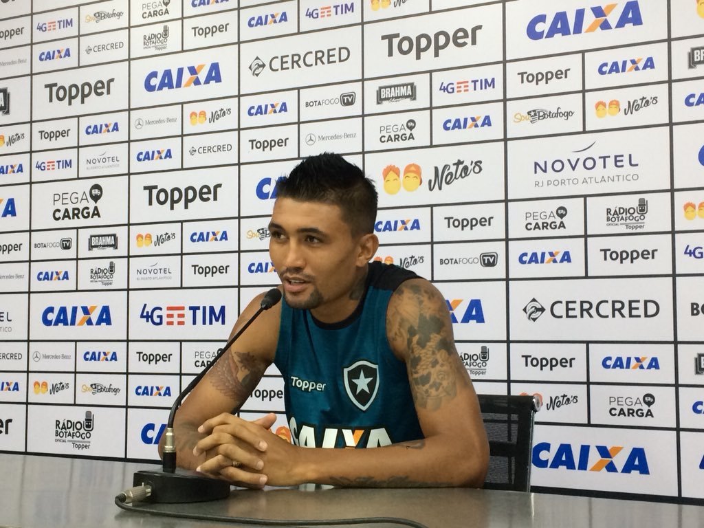 Carioca: Kieza destaca seu bom posicionamento na área para ter rápido sucesso no Botafogo