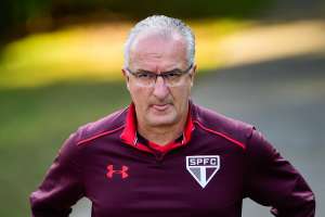 Sequência deixa Dorival sem margem para erros e faz pressão se aproximar de Raí