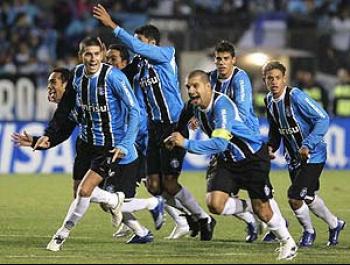 Libertadores: Em Montevidéu, Grêmio reencontra o Defensor após 11 anos