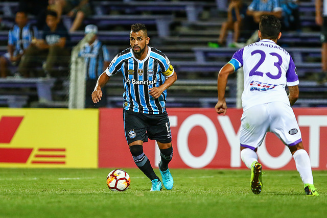 Maicon lamenta falha do Grêmio no empate contra Defensor: ‘Sensação de derrota’