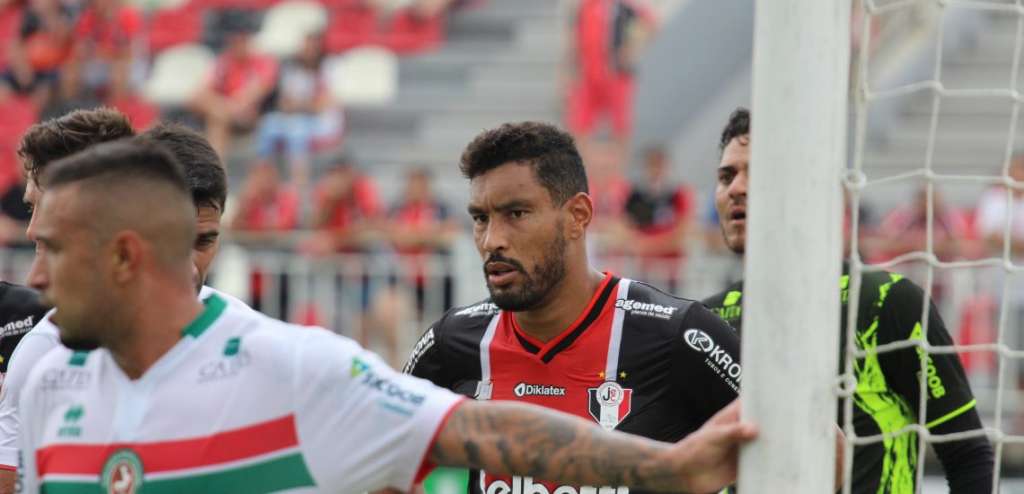 Bruno Aguiar foca em sequência do Joinville no Campeonato Catarinense em busca das finais da competição