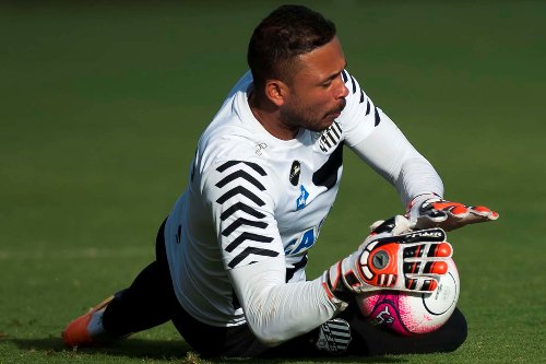 Libertadores: Único remanescente do título em 2011, Vladimir foca em início do Santos