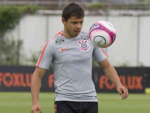 Romero mostra preocupação com cansaço do Corinthians antes do clássico