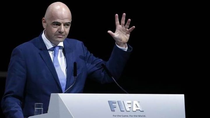 Infantino garante que mulheres poderão ir aos estádios de futebol no Irã