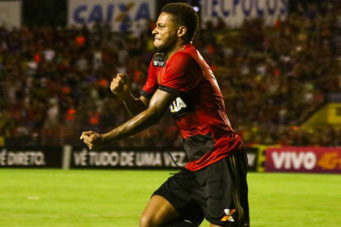 Grêmio volta atrás da desistência e fica perto de André, do Sport