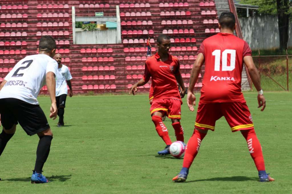 Grêmio Osasco e EC São Bernardo ficaram no empate sem gols, na manhã deste sánado, no José Liberatti (Foto: Thiago Bassan/Grêmio Osasco)