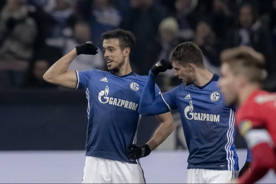Em casa, o Schalke 04 bateu o Hertha Berlin por 1 a 0