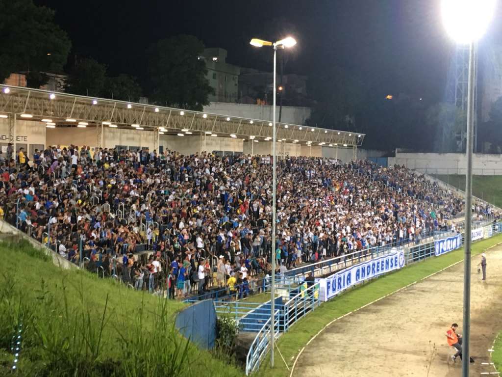 Promoção Futebol Sustentável garantiu festa na arquibancada