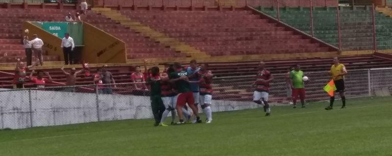 Portuguesa empatou no final do jogo, mas continua na zona do rebaixamento