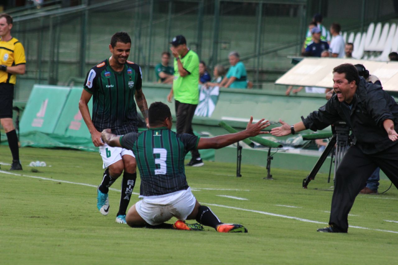 Marchiori comemora vitória importante ante Coritiba e quer a classificação