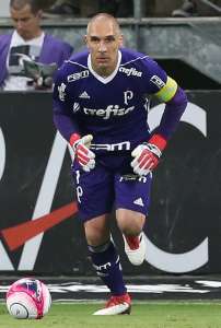 'Temos condições e obrigação de jogar melhor', diz Fernando Prass