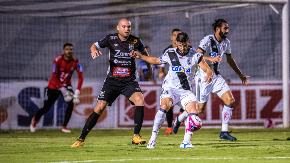 Paulistão: Eduardo Baptista lamenta derrota da Ponte, mas defende elenco