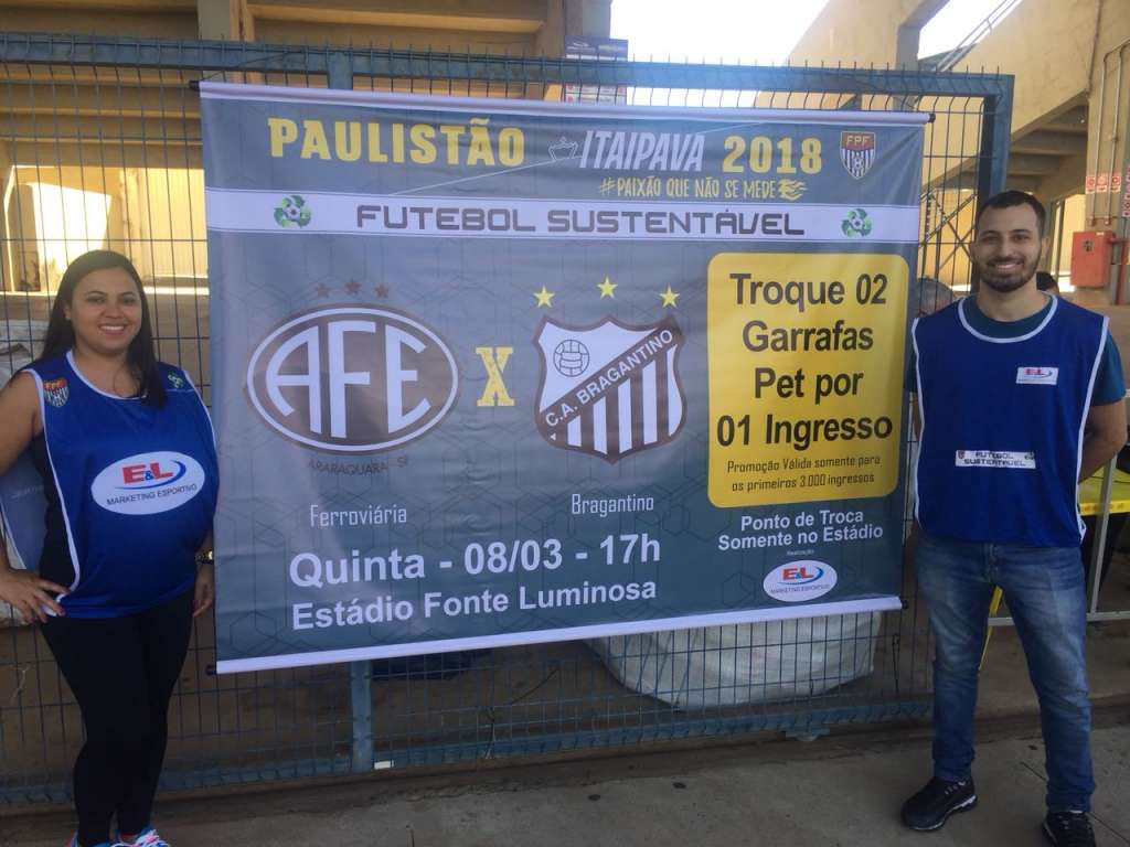 O torcedor pode trocar duas garrafas Pet por uma entrada para o jogo