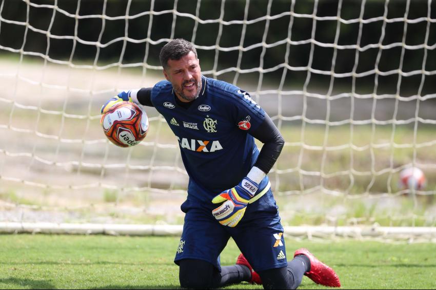 Julio César vai se reencontrar com a torcida (Foto: Gilvan Souza / Flamengo) 