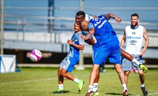 Gaúcho: Volante é relacionado e pode voltar ao Grêmio contra o São Paulo-RS