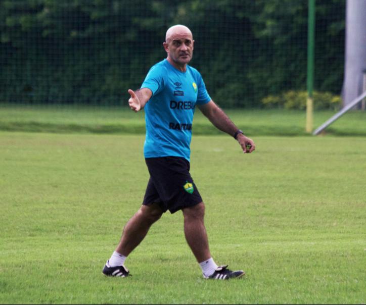 Itamar Schülle comanda o Cuiabá (Foto: Pedro Lima / Cuiabá)