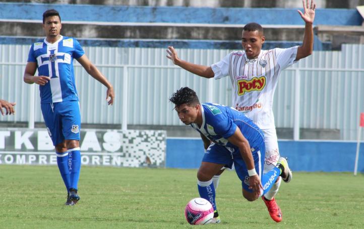 Água Santa mostrou bom futebol e sofreu o gol da derrota já nos acréscimos. Foto: Michael Sanches