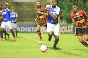 Paulistão: Torcedores discutem com elenco do São Bento após novo tropeço