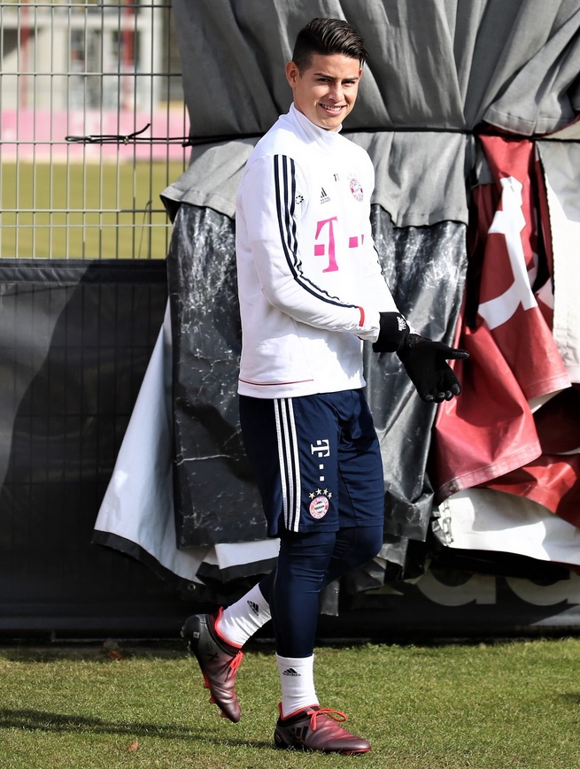 Alemão: James Rodríguez se recupera e treina com o grupo do Bayern de Munique