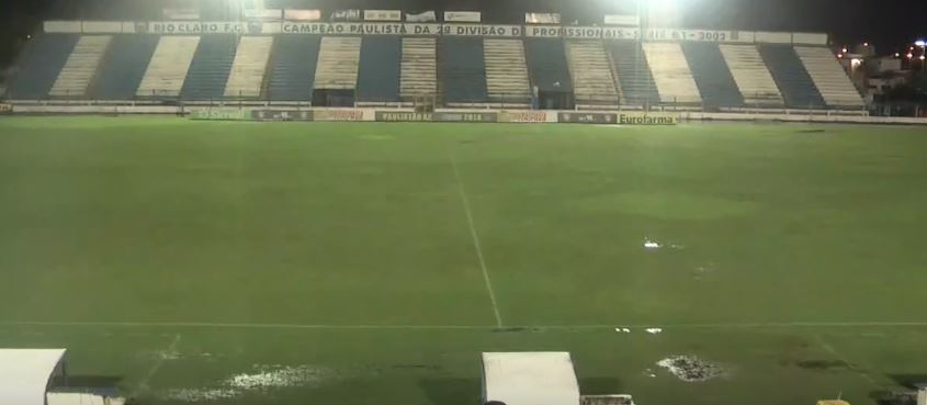 Chuva castiga gramado do Schimidtão e faz Rio Claro x Portuguesa ser adiado