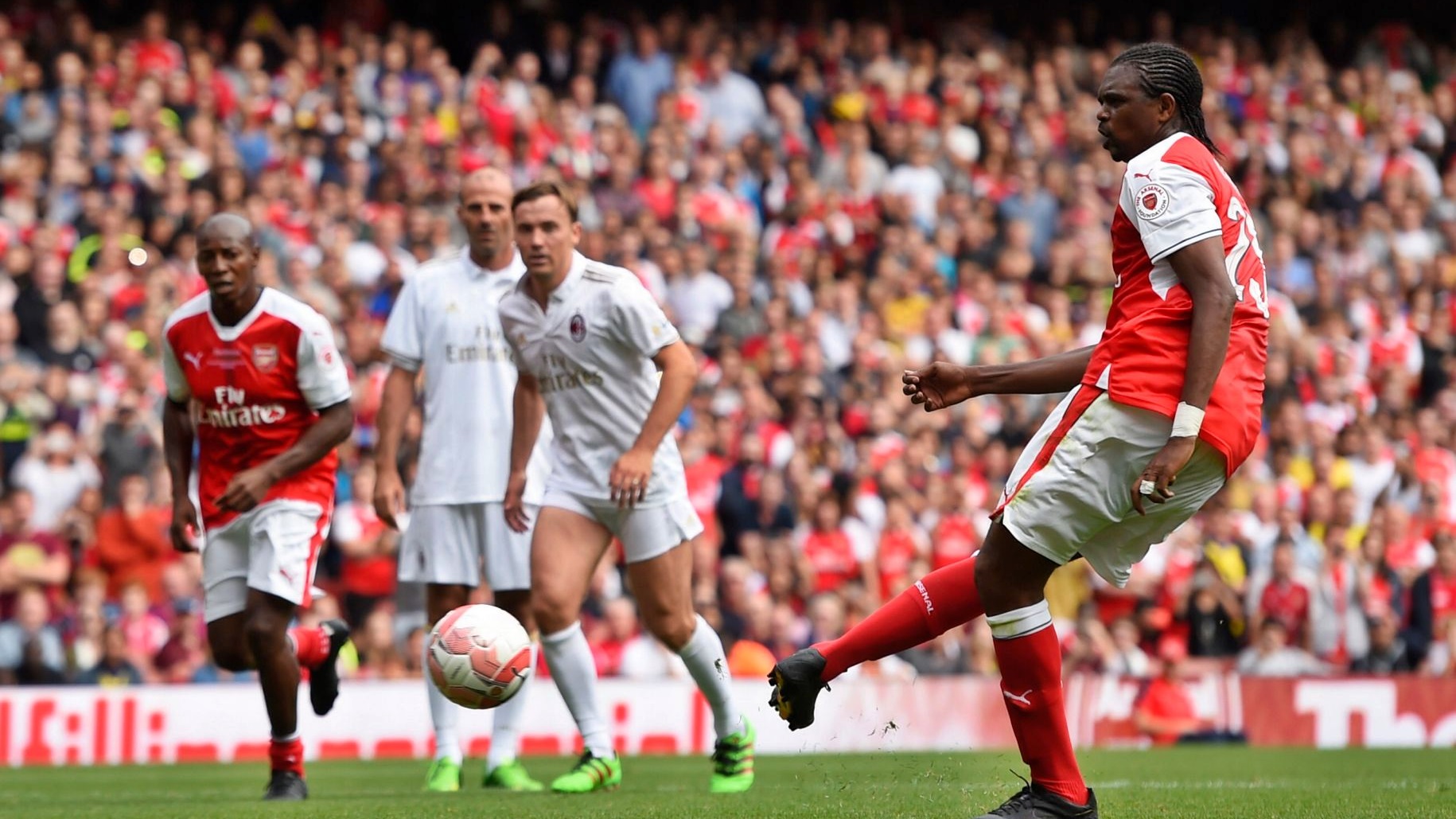 LIGA EUROPA: Com o técnico Arsène Wenger na berlinda, Arsenal encara Milan