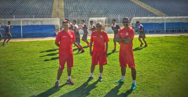 Com time no 4-3-3, Roberval Davino comanda Seleção FI da 14ª rodada do Paulista A3 (Foto: Divulgação)
