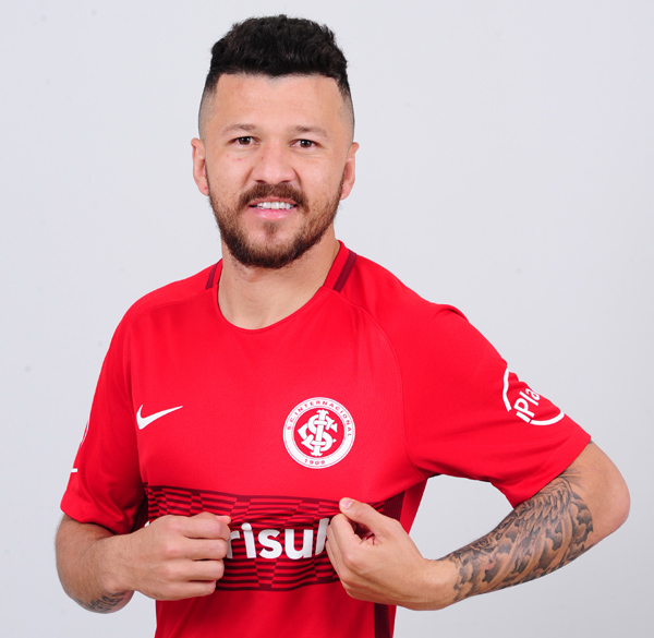 Gaúcho: Inter anuncia contratação do atacante Rossi, ex-Chapecoense