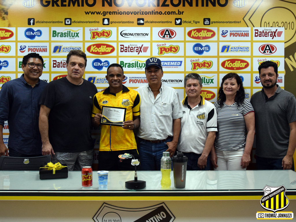 Paulistão: Cléo Silva completa 50 jogos e recebe homenagem do Novorizontino