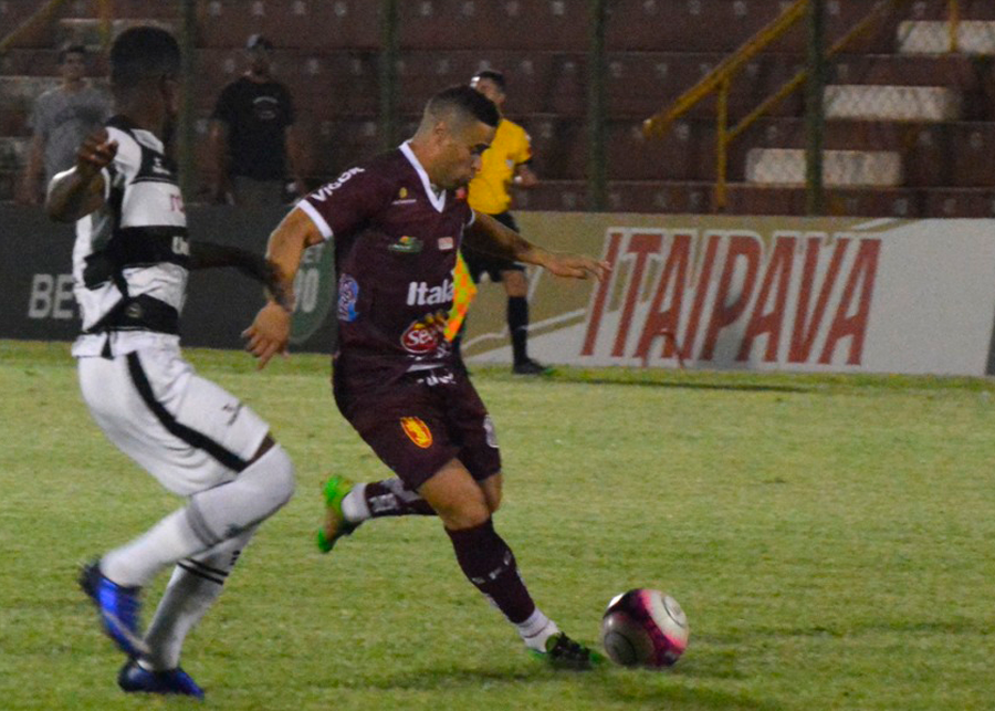 Sertãozinho tenta se manter no G4 (Foto: Luciano André / Sertãozinho)