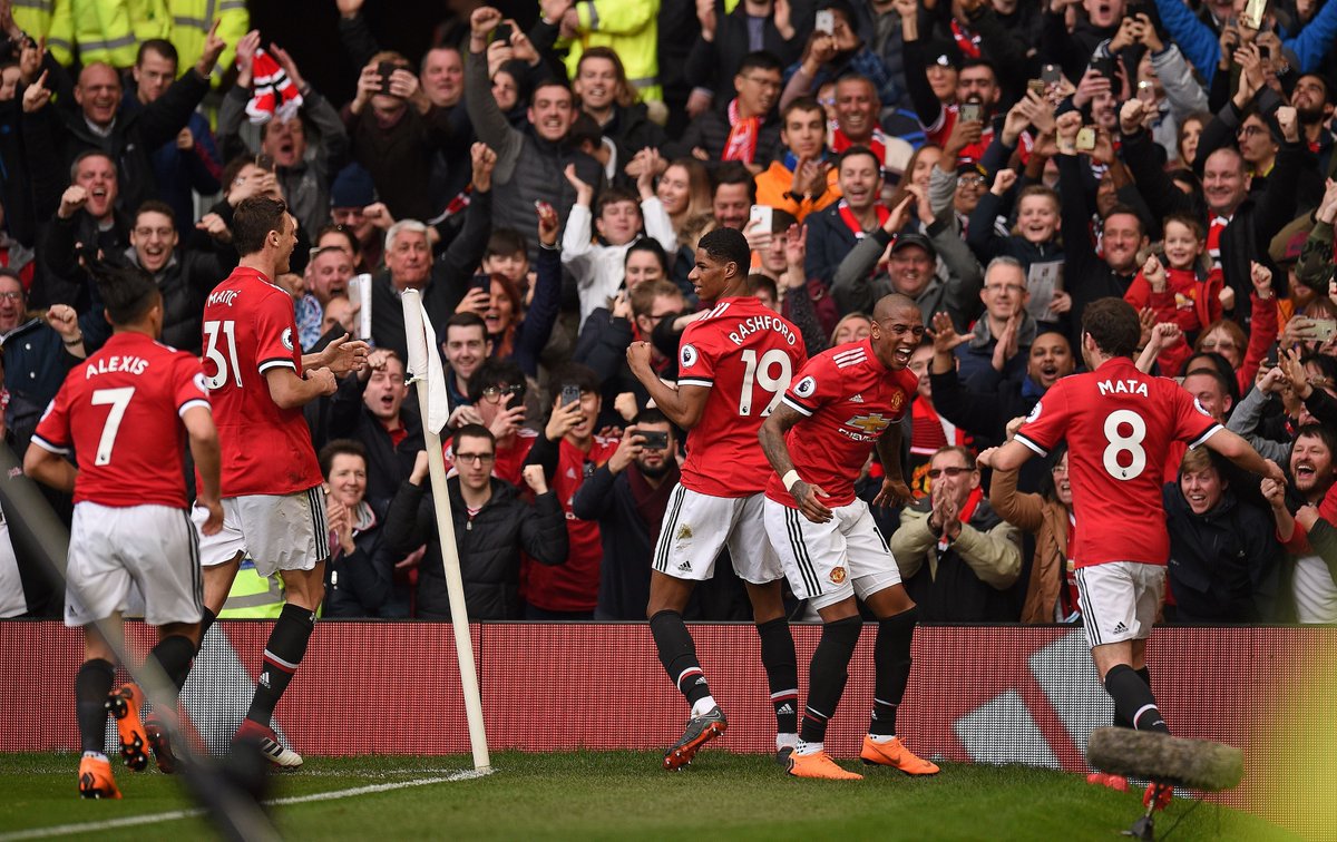 INGLÊS: Com dois de Rashford, United bate Liverpool e segue na vice-liderança