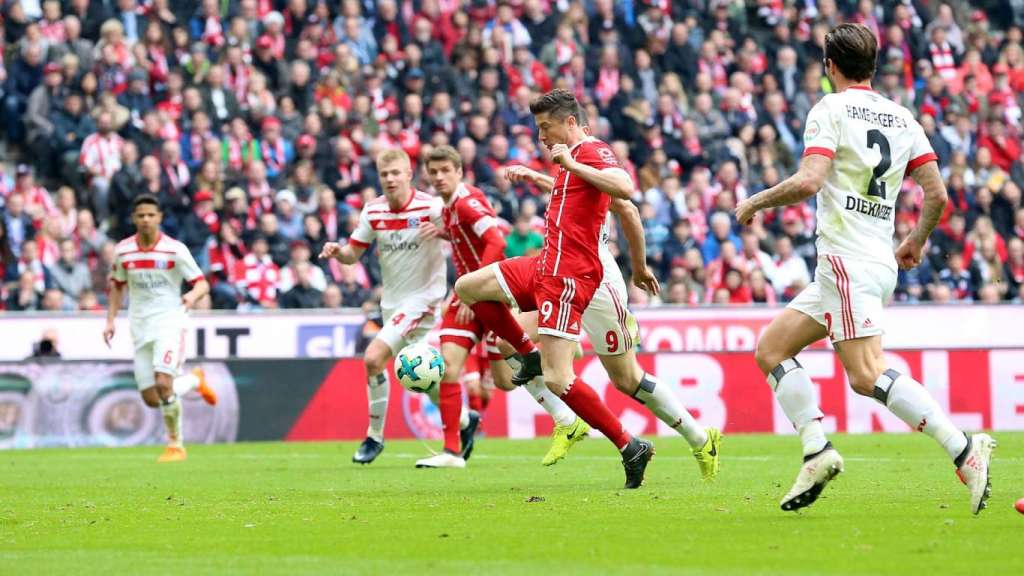 Lewandowski foi o destaque na goleada do Bayern de Munique com três gols