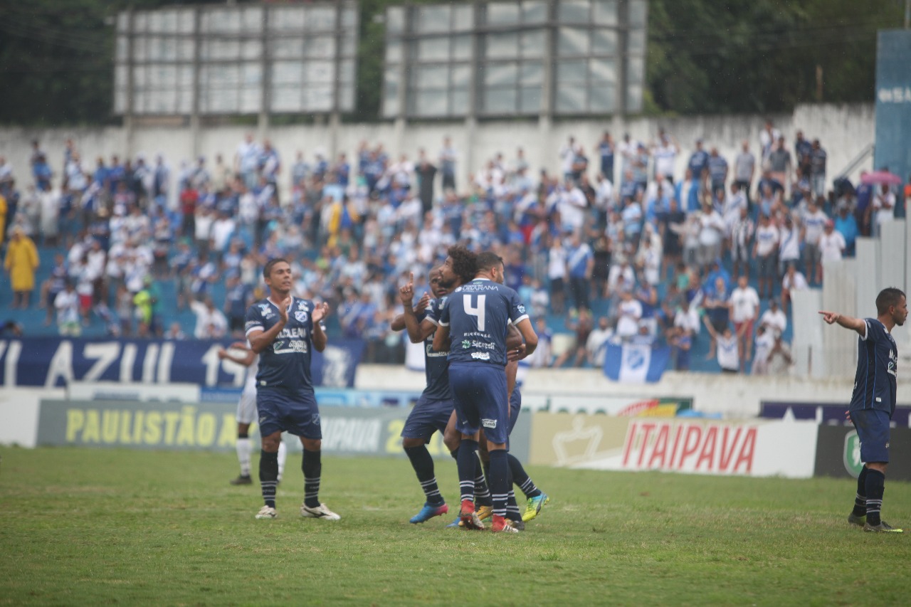 Taubaté 3 x 1 São Bernardo – Flávio Carioca faz 3 e Bernô leva ‘olé’ no Joaquinzão