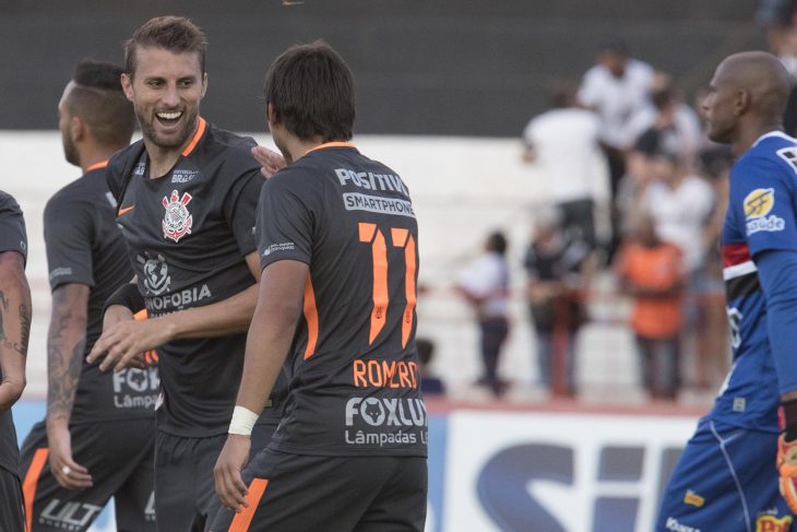 Na defesa, Henrique foi o escolhido por marcar seu primeiro gol com a camisa do Corinthians