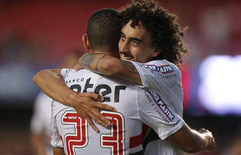 O São Paulo também conquistou uma boa vitória e avançou na liderança do Grupo B