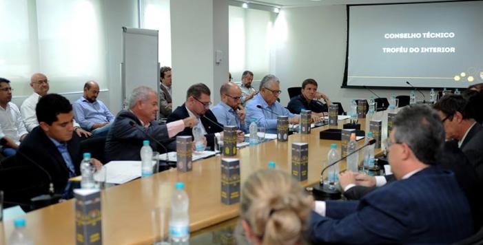Representantes dos eis clubes participaram da reunião na sede da Federação Paulista de Futebol (FPF)