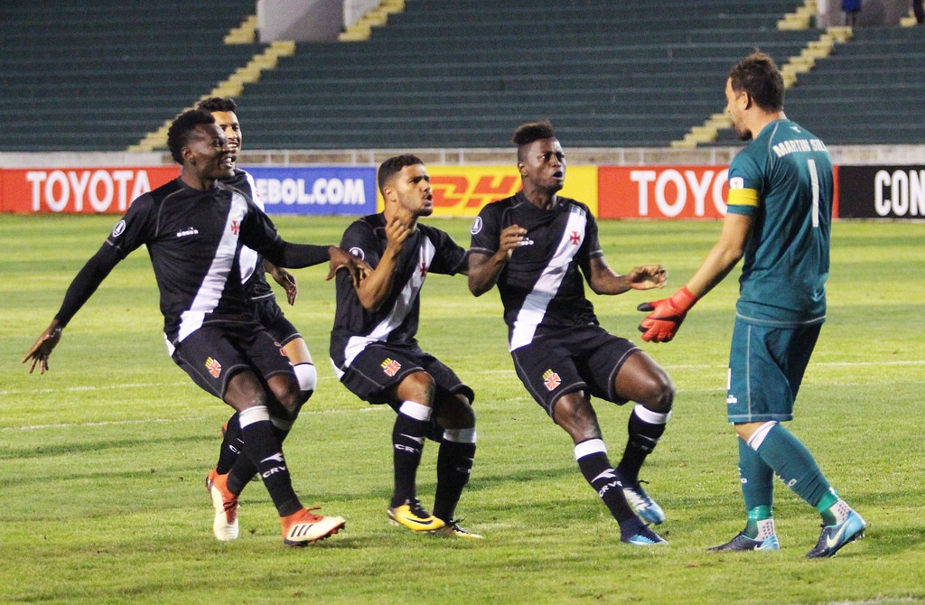 Com cariocas em baixa, Vasco e Flamengo jogam com obrigação de vencer na Libertadores