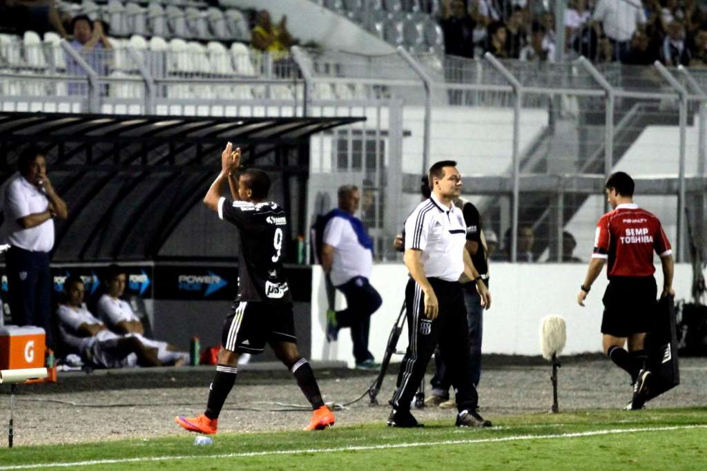 O técnico Doriva pode retornar ao Moisés Lucarelli depois de três anos