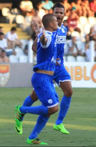 Marcelo Cordeiro fez um gol de pênalti para o São Bento