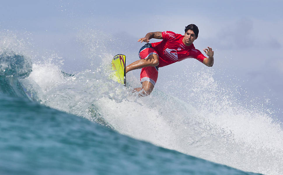 Surfe: Filipinho vinga Medina e vai às quartas; mais 2 brasileiros avançam na Austrália