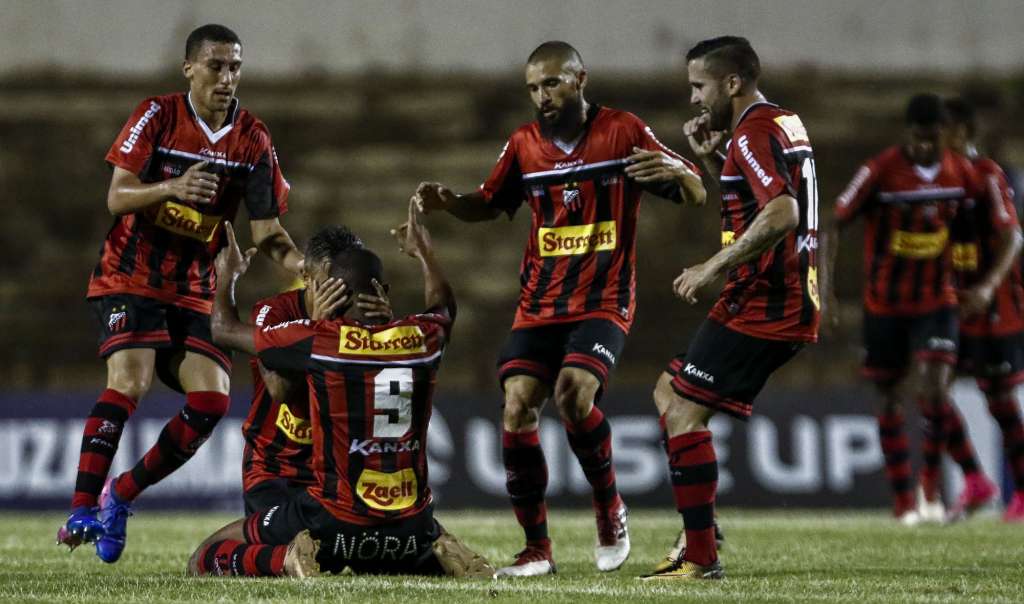 O meio-campo Guilherme e o atacante Júnior Santos que foram destaques do time de Itú no Paulistão estão sendo analisados pela Macaca