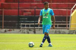 Internacional empresta três jogadores ao Sport para poder contar com Rithely