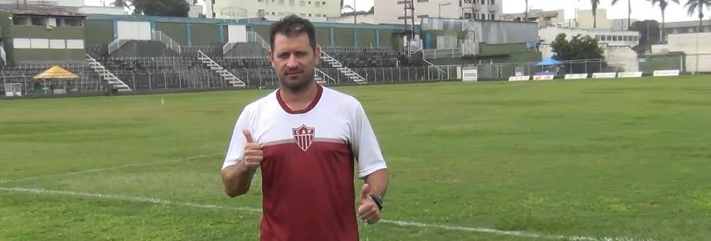 Rogério Henrique voltou a ser o treinador do Uberaba (Foto: Divulgação)   