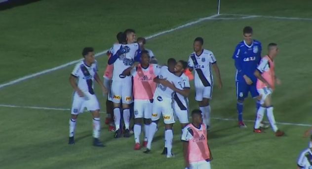 Copa do Brasil: Herói, goleiro da Ponte Preta diz que classificação dará ânimo