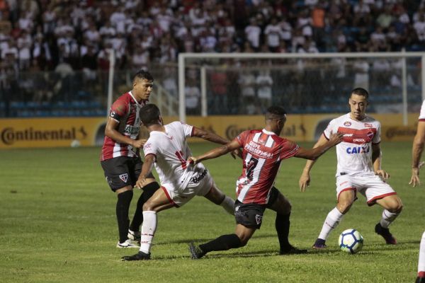 Ferroviário vence Vila Nova fora de casa e avança para quarta fase da Copa do Brasil 