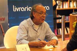 Trajano fecha trilogia da infância com memórias do Maracanã e amigos de 'pelada'