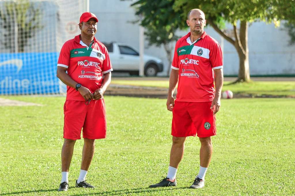 Paulo César Moro (à direita) assume o Concórdia. Hilton da Silva (à esquerda) será auxiliar técnico.  (Foto: Ricardo Artifon/Concórdia) 