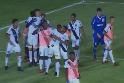 Macaca foi perfeita nas cobrança de pênaltis