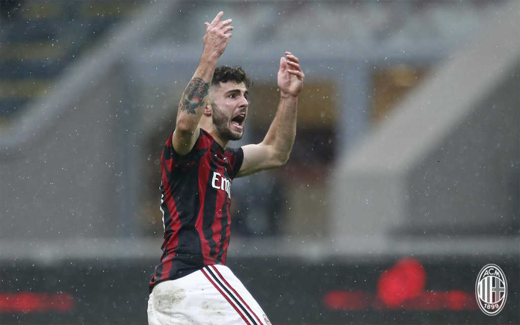 Milan sofre, mas vira no segundo tempo e vence o Chievo