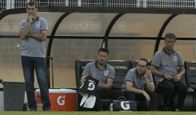 Fábio Carille não gostou do que viu no Pacaembu. Mas promete mudanças no segundo jogo. Foto: Agência Corinthians.