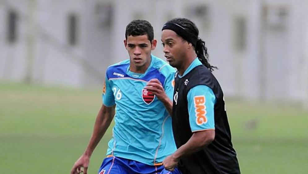 Lorran chegou a treinar com Ronaldinho Gaúcho no Fla